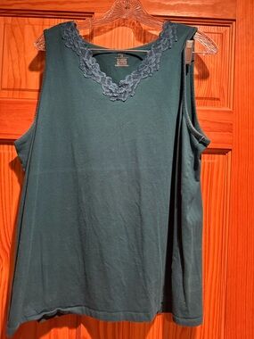 CJ Banks Dark Green Lace-Trim Sleeveless Tank Size 1X
